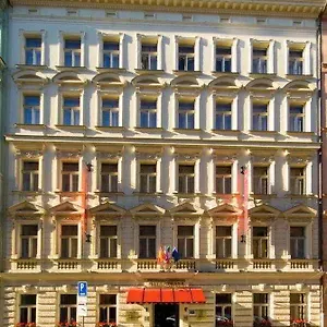 4* מלון Mala Strana
