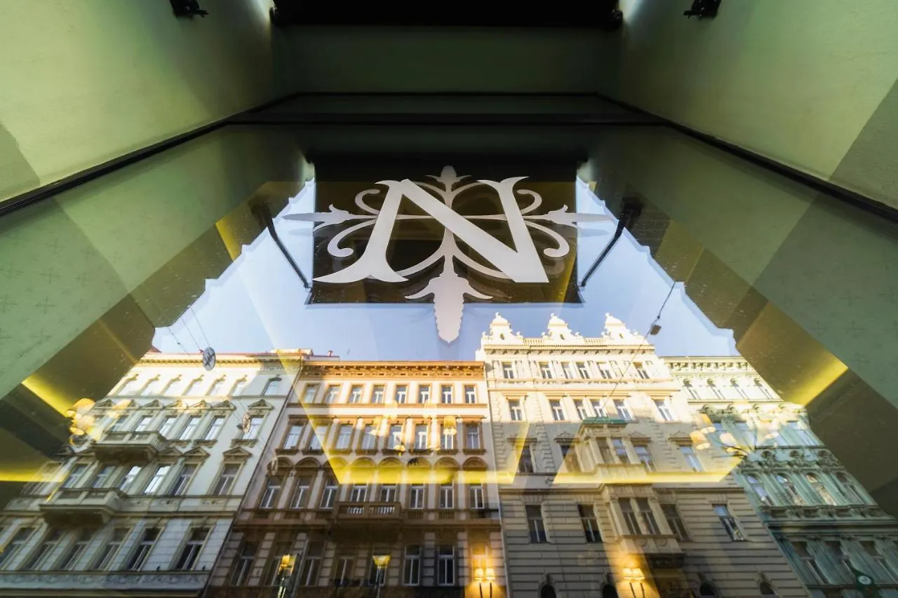Hotel Noir Praha 4*,