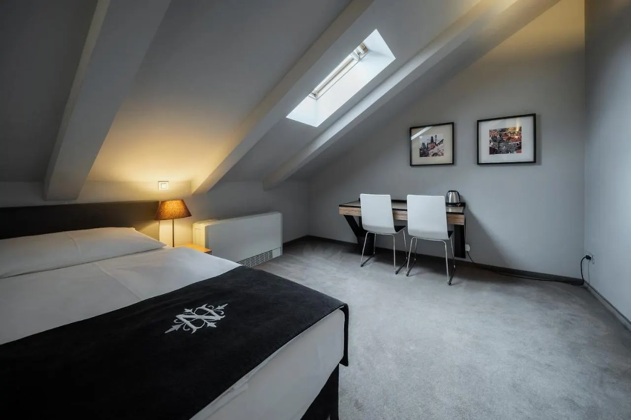 Hotel Noir Praga 4*,